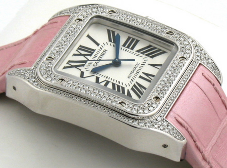 The 44.2 mm replica Cartier Santos WM501751 watches have white ceramic dials.